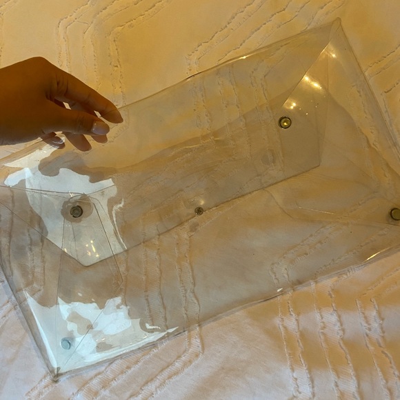 Clear oversized PVC clutch - Picture 2 of 5